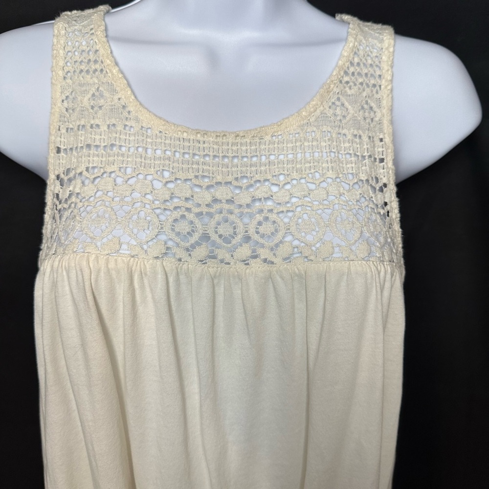 H&M Cream Lace Sleeveless Dress